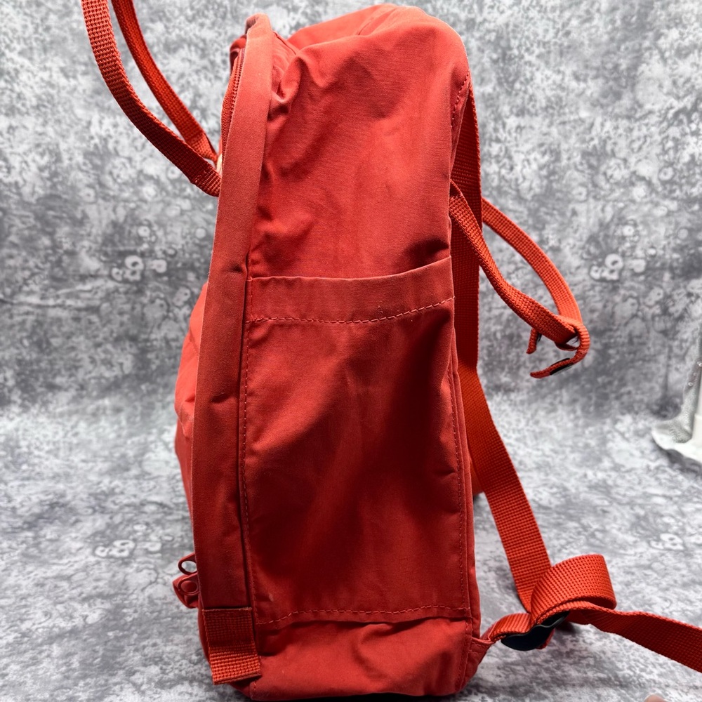 Fjallraven Kånken Backpack in Rowan Red - Picture 13 of 14